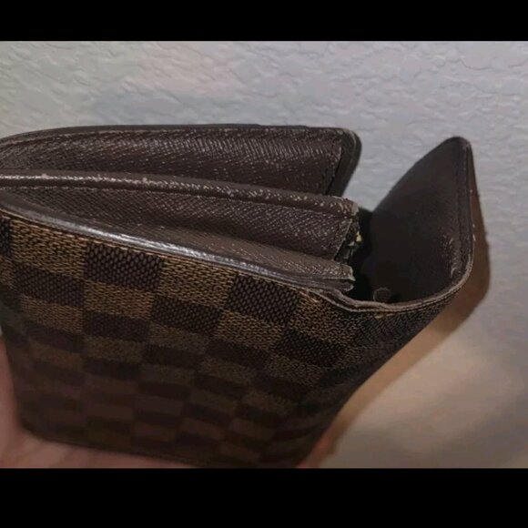 π Louis Vuitton Damier Ebene Sarah Wallet - Picture 13 of 13